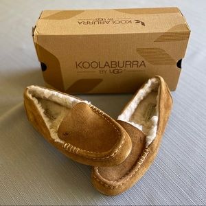 Koolaburra UGG Moccasins size 6
